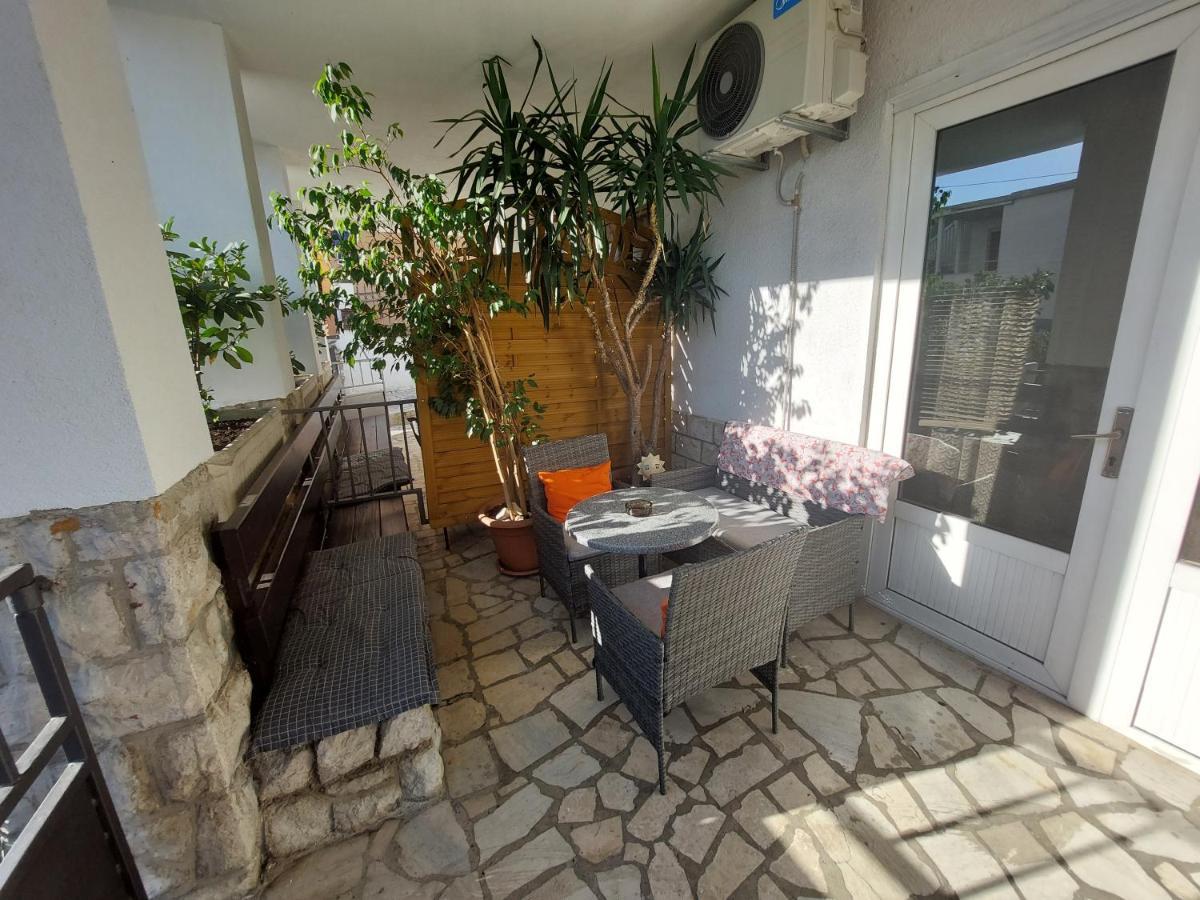 קריקווניצה Loredana Apartments מראה חיצוני תמונה